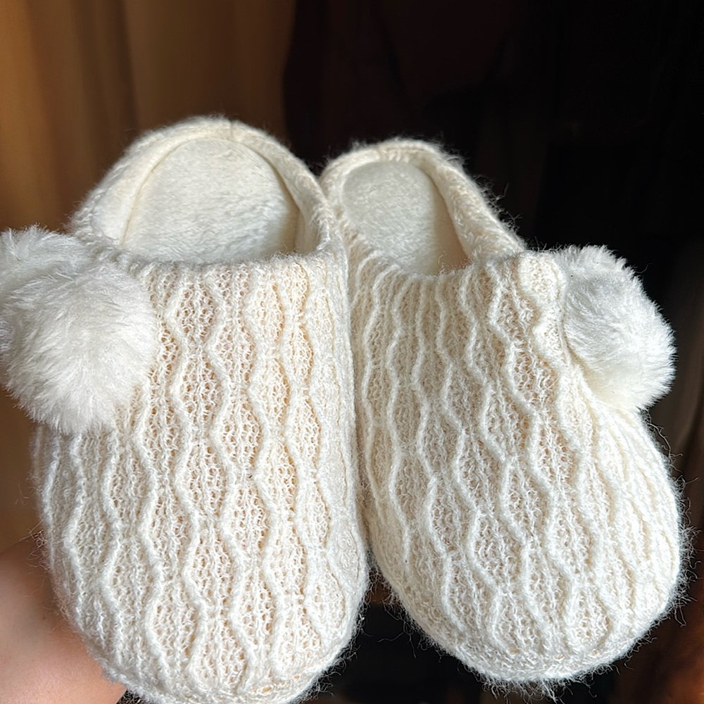 House slippers NWOT